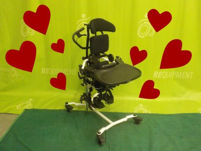 An Easystand Zing surrounded by hearts.